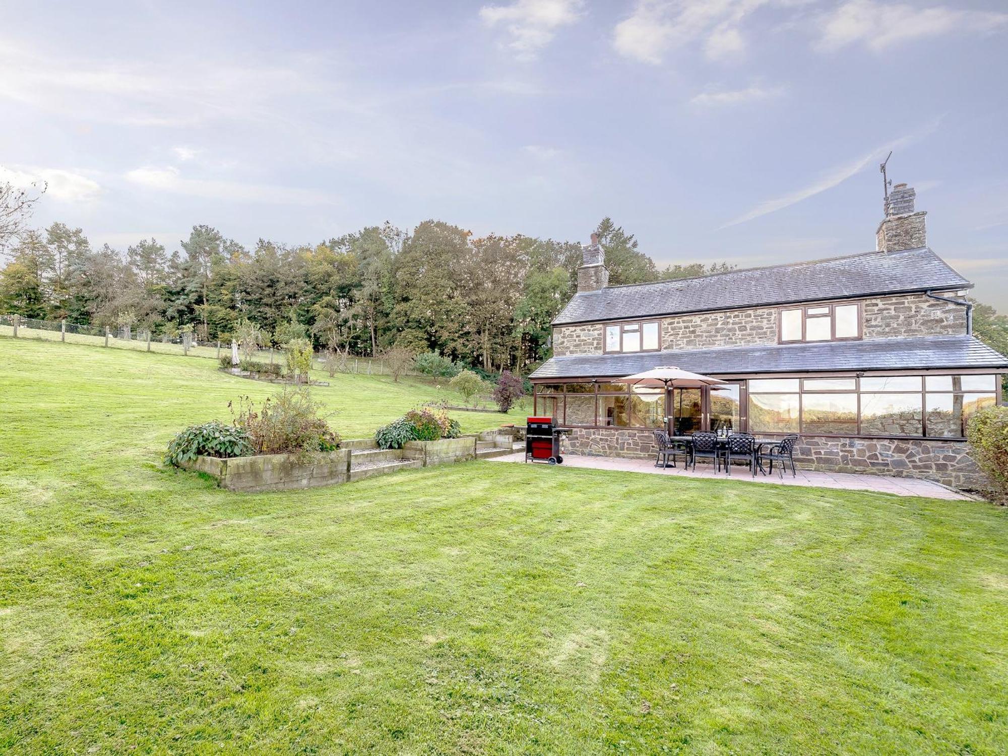 Rhiew Banc Villa Aberhafesp ภายนอก รูปภาพ